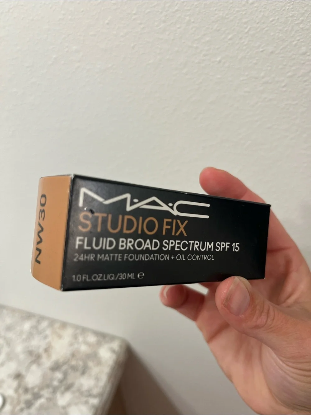 MAC Cosmetics Studio Fix Fluid Foundation - NW30